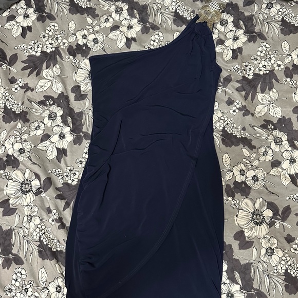 Le Chateau One Chain/Jewelled Shoulder Navy Blue Cocktail Dress - Size Small - Picture 4 of 9